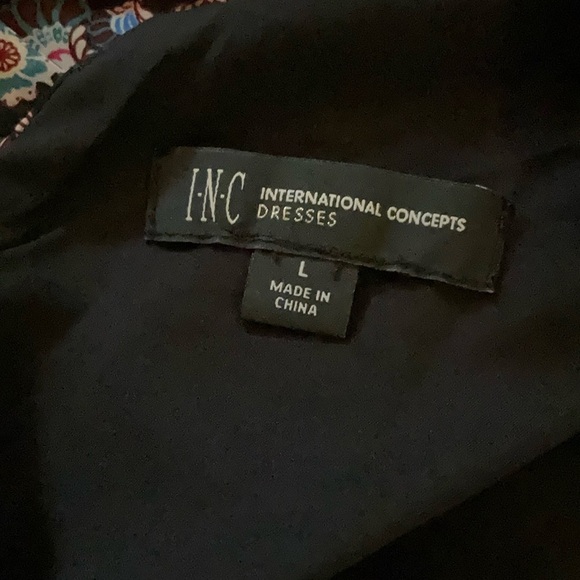 Chic Navy and Cream Lace Midi Dress - Picture 5 of 11